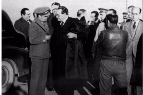 «El último vuelo. Fugitivos de la República y la colaboración (1939-1945)», de Fernando Castillo. Prólogo de Antonio Muñoz Molina. Renacimiento, 2025.