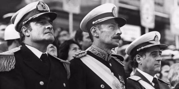 «Desventuras en el País-Jardín-de-Infantes», de María Elena Walsh