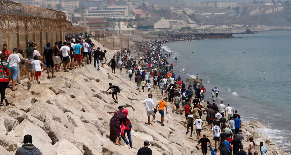 «Miradas cruzadas. A través del estrecho de Gibraltar» de Alberto Masegosa y Mohamed Siali. Tirant Humanidades, 2026